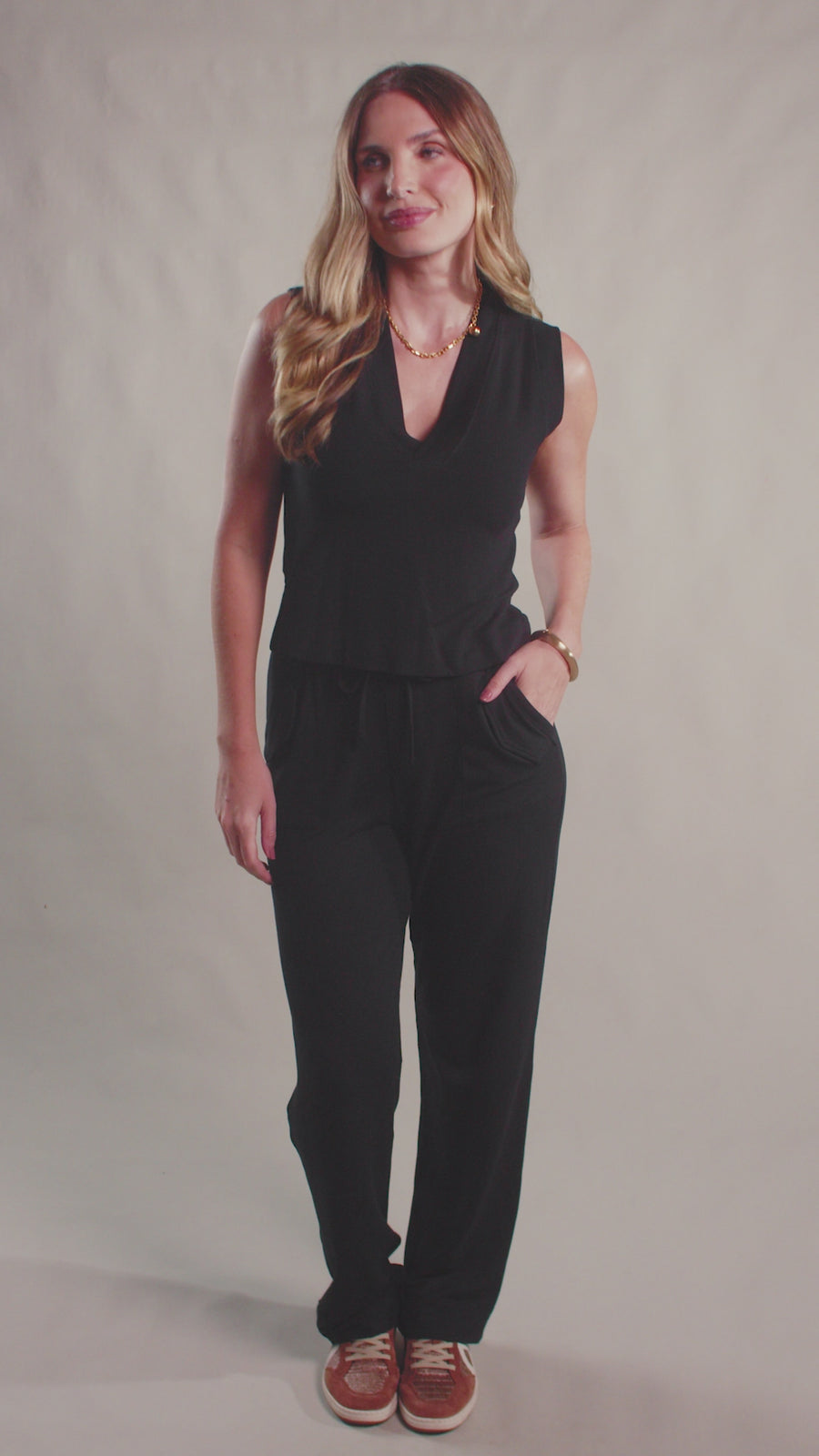 Blusa Decote V Reconforto Preta Scala